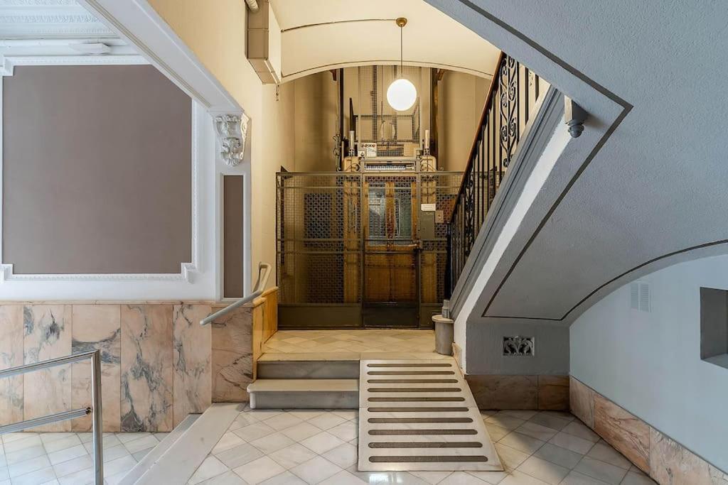Canela Homes Barcelona Bailen Екстериор снимка